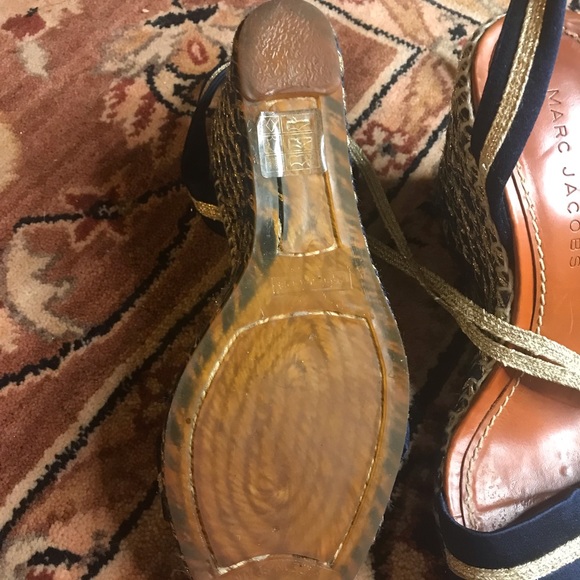 Marc Jacobs Navy and Gold Wedges, Size 38 Beautiful!! - Picture 5 of 6